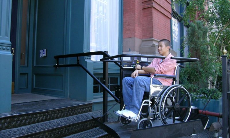 Turning Inclined Platform Wheelchair Lift 6